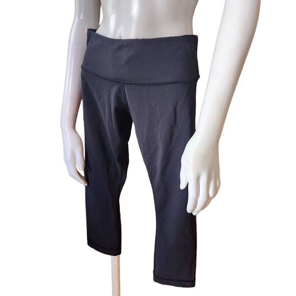 Lululemon Black Capri Leggings (6) - Picture 1 of 5